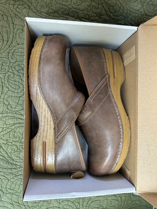 Dansko Clogs - 41 - Picture 2 of 4